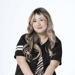 Yvonne Tan testimonial for DKLT Design. Streamer and Caster at Luna Gaming praising DKLT's top-notch esports designs.